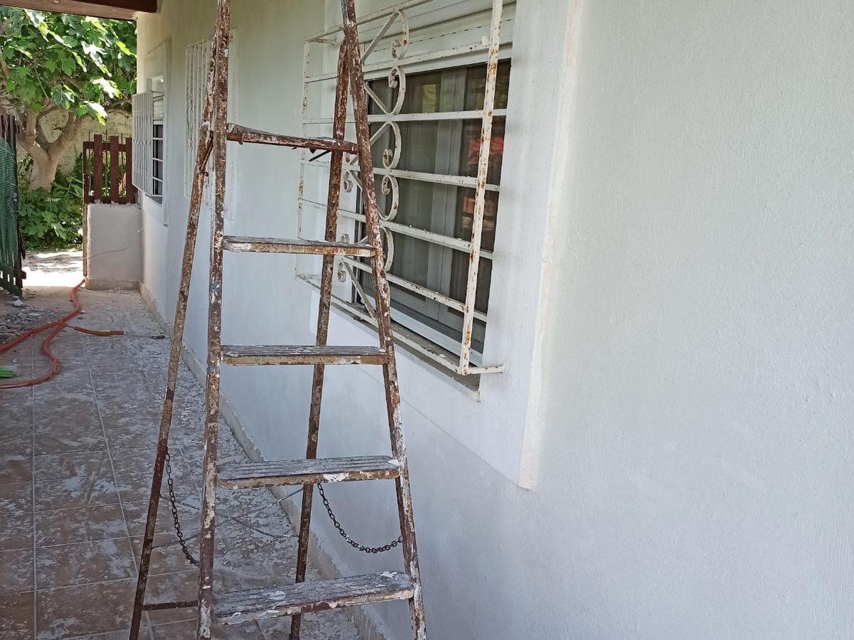 Εξωτερικοί τοίχοι φρεσκοσοβατισμένοι, έτοιμοι για βάψιμο
